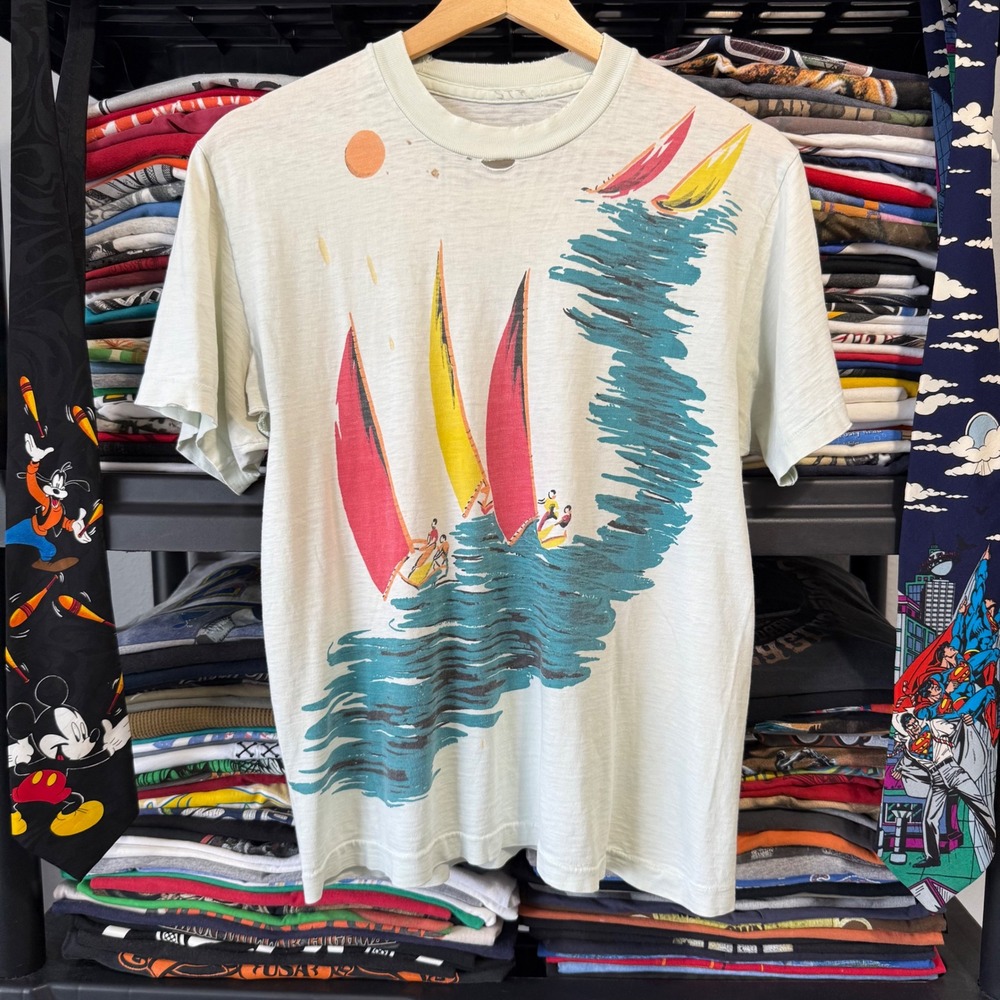 Vintage White Sailing Graphic T-Shirt Large Thrashing Throughout